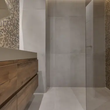 Venta de apartamento en planta media en Benahavís