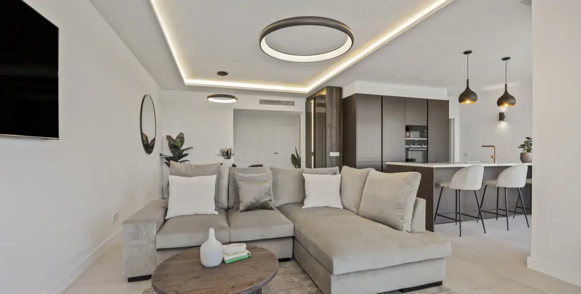 Venta de apartamento en planta media en Benahavís 15