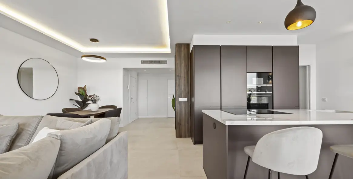 Venta de apartamento en planta media en Benahavís 17