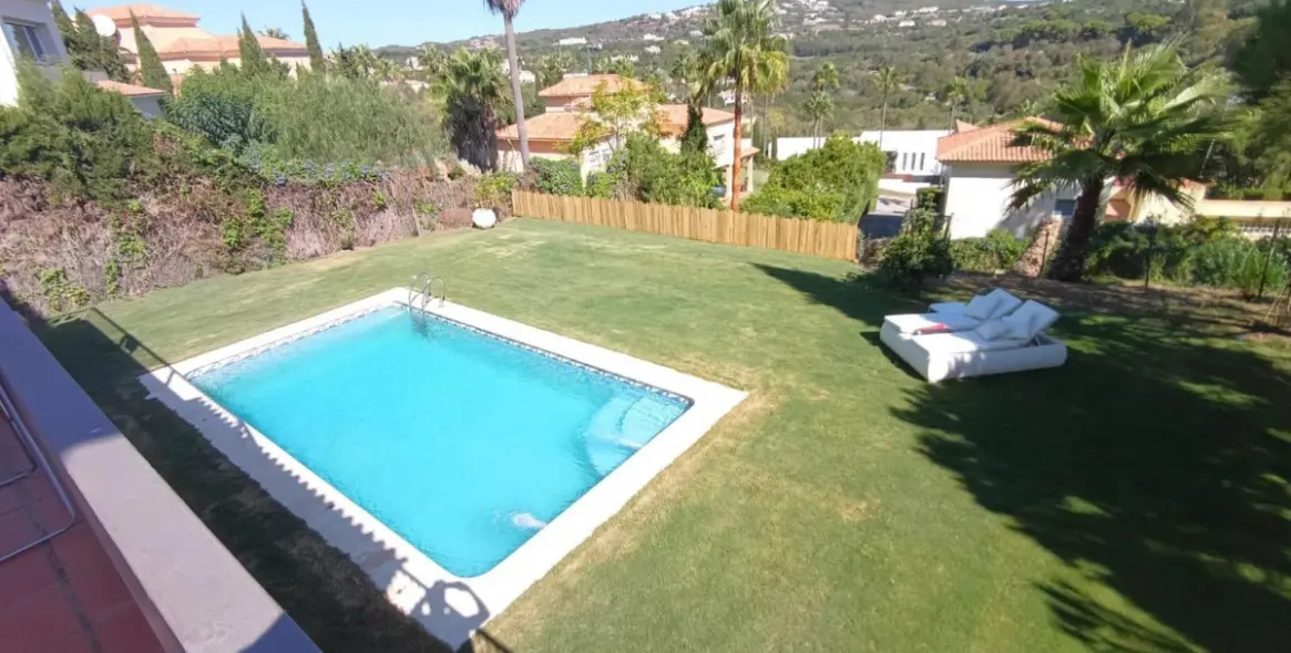 Venta de villa independiente en Cajiz 1