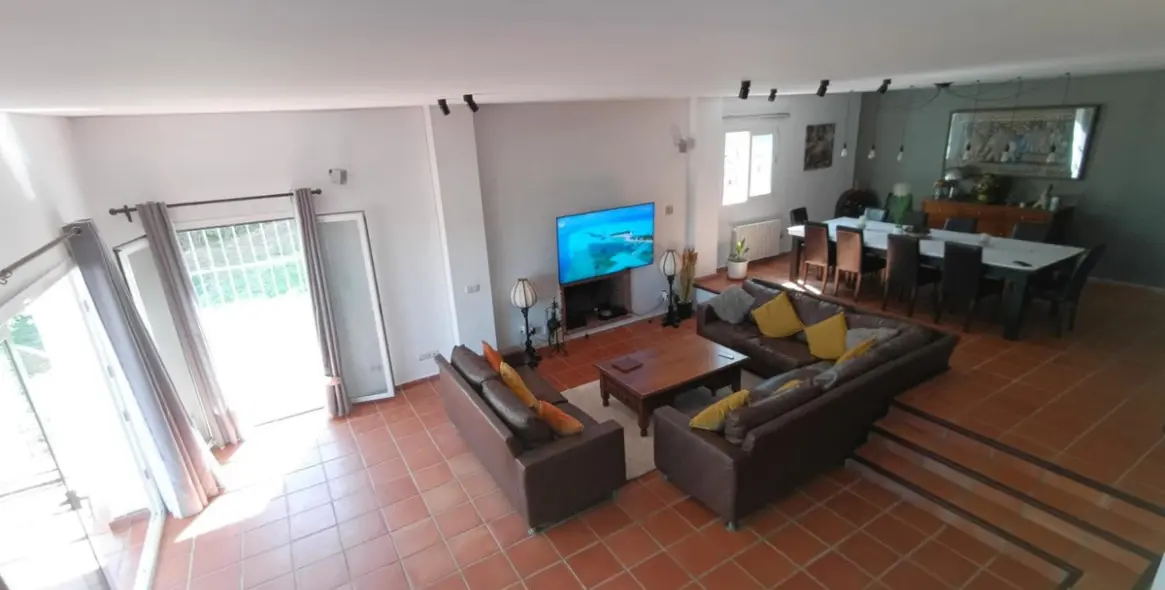 Venta de villa independiente en Cajiz 4