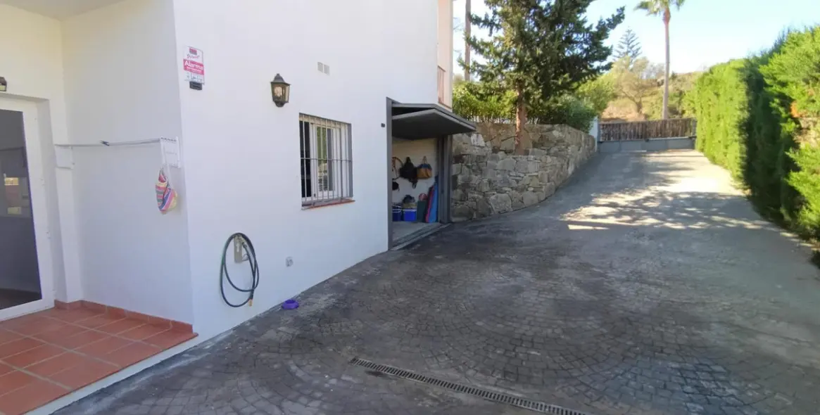 Venta de villa independiente en Cajiz 18