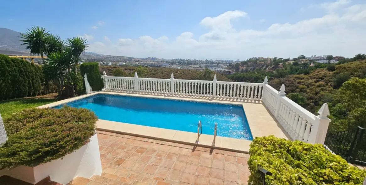 Sale of detached villa in Mijas Costa 37