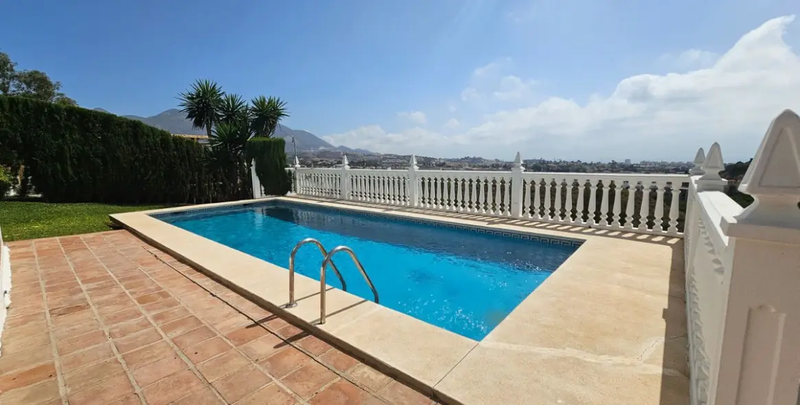 Sale of detached villa in Mijas Costa 39