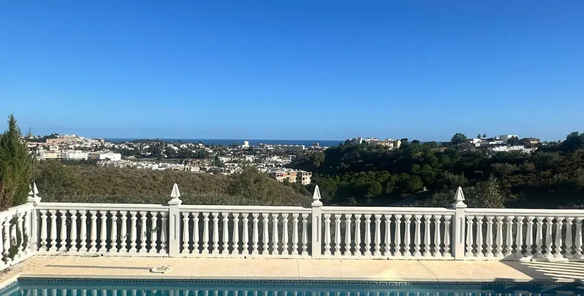 Sale of detached villa in Mijas Costa 41