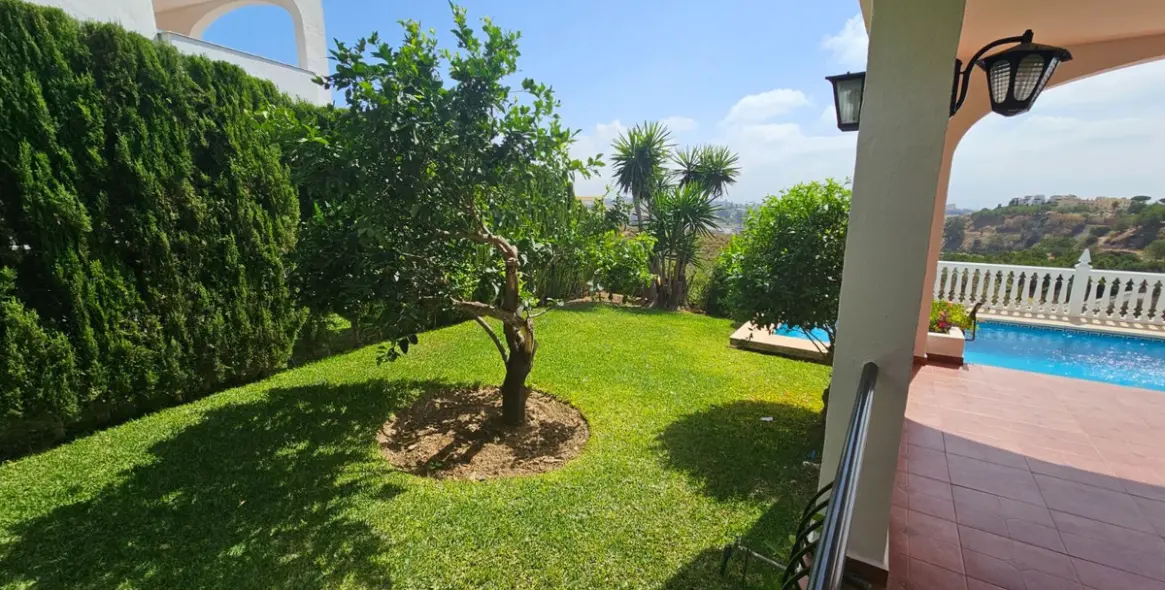 Sale of detached villa in Mijas Costa 46