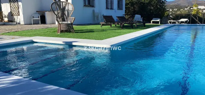 Venta de villa independiente en Estepona 0