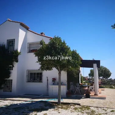 Venta de villa independiente en Estepona
