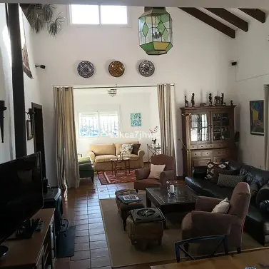 Venta de villa independiente en Estepona