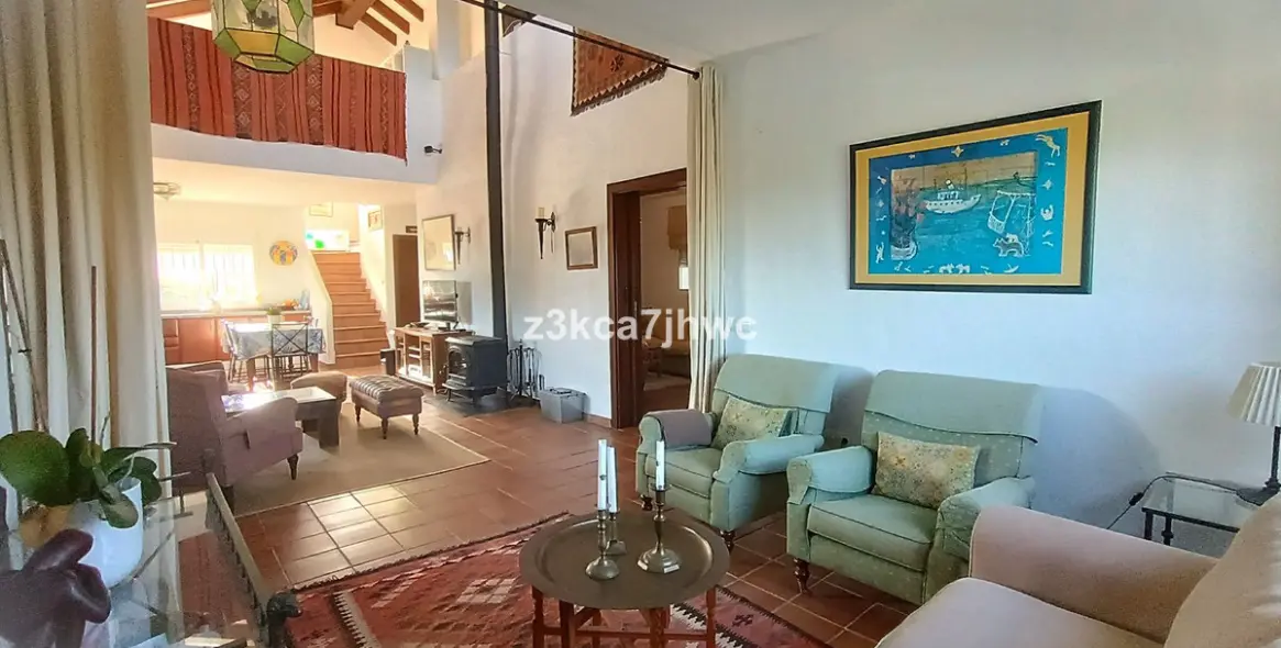 Sale of detached villa in Estepona 28
