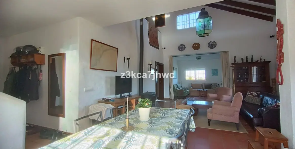 Sale of detached villa in Estepona 31