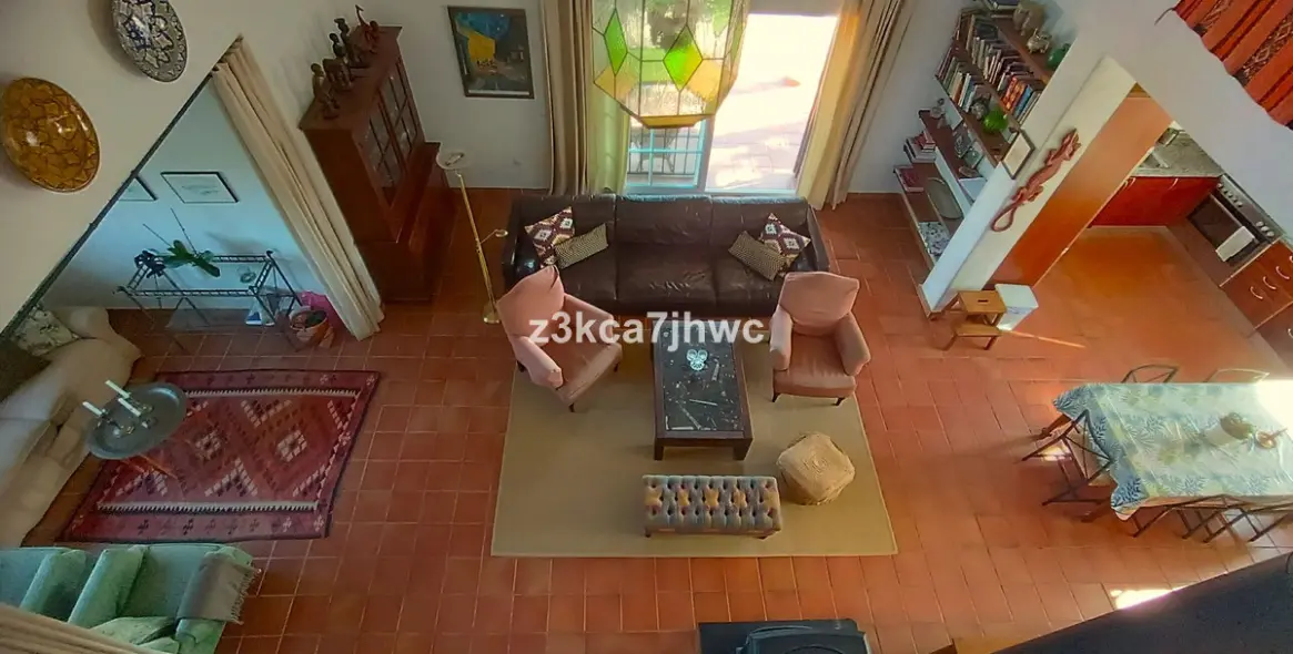 Sale of detached villa in Estepona 35