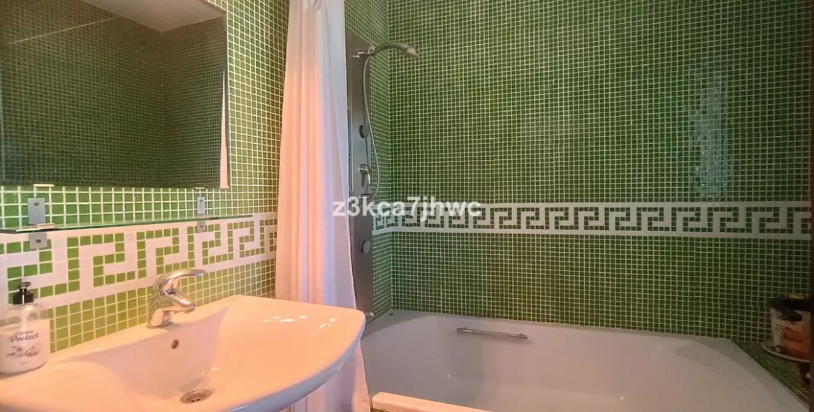 Sale of detached villa in Estepona 55