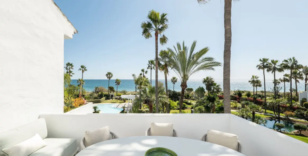 Venta de apartamento en planta media en Costalita 2