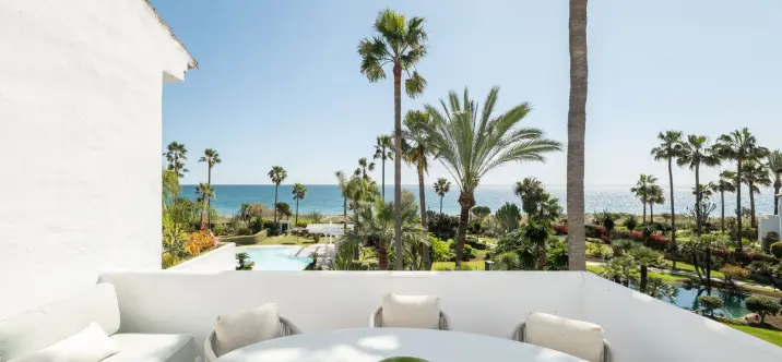 Venta de apartamento en planta media en Costalita 1