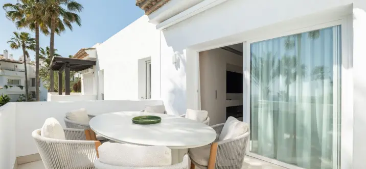 Venta de apartamento en planta media en Costalita 2