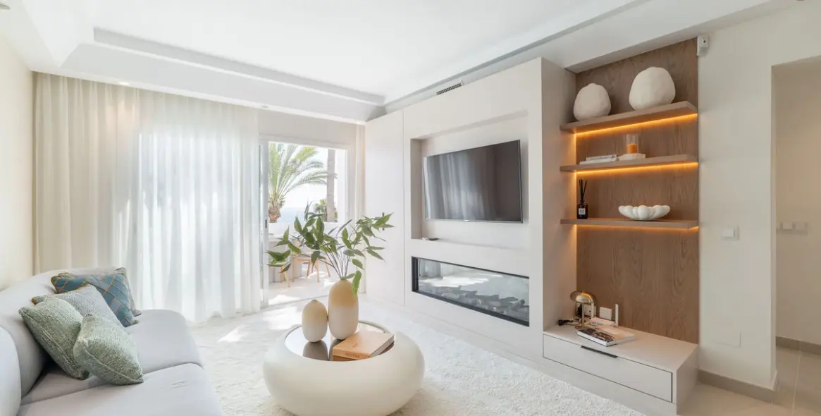 Venta de apartamento en planta media en Costalita 12