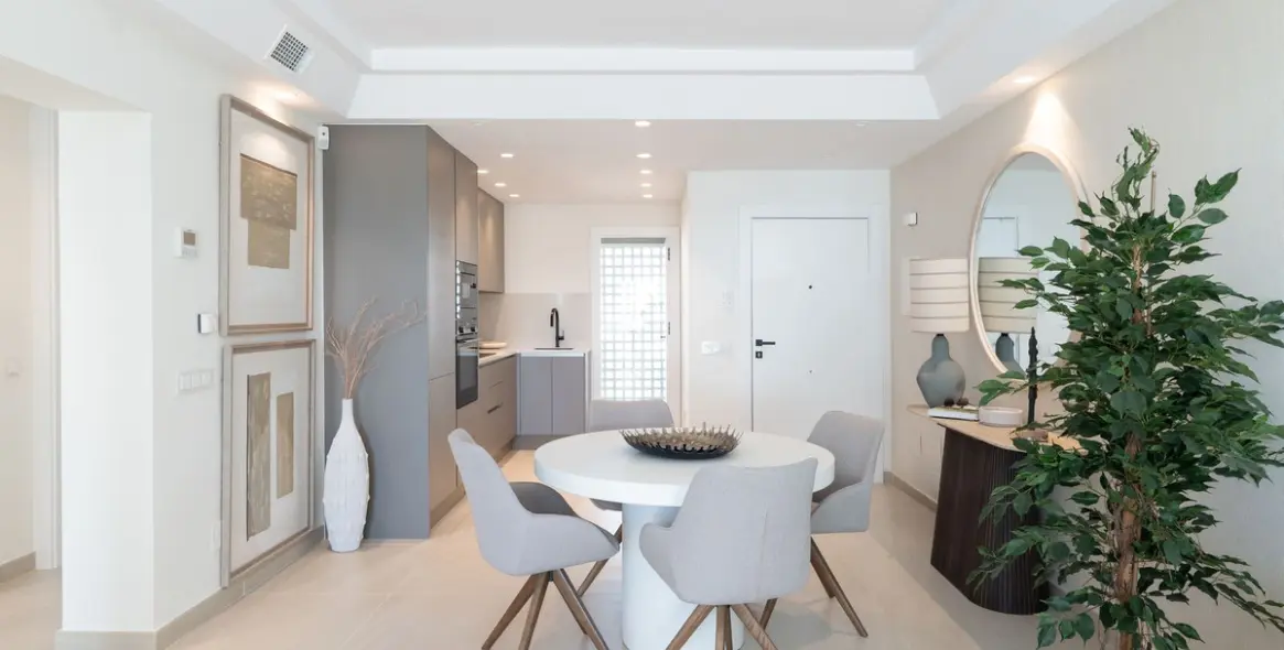 Venta de apartamento en planta media en Costalita 13