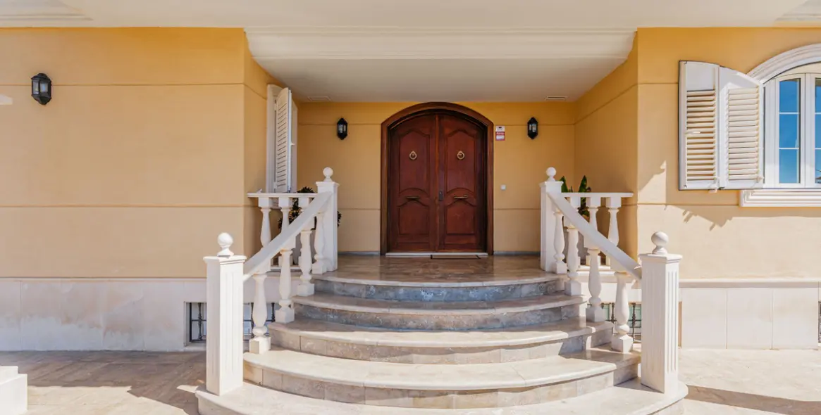 Venta de villa independiente en Puerto de la Torre 2