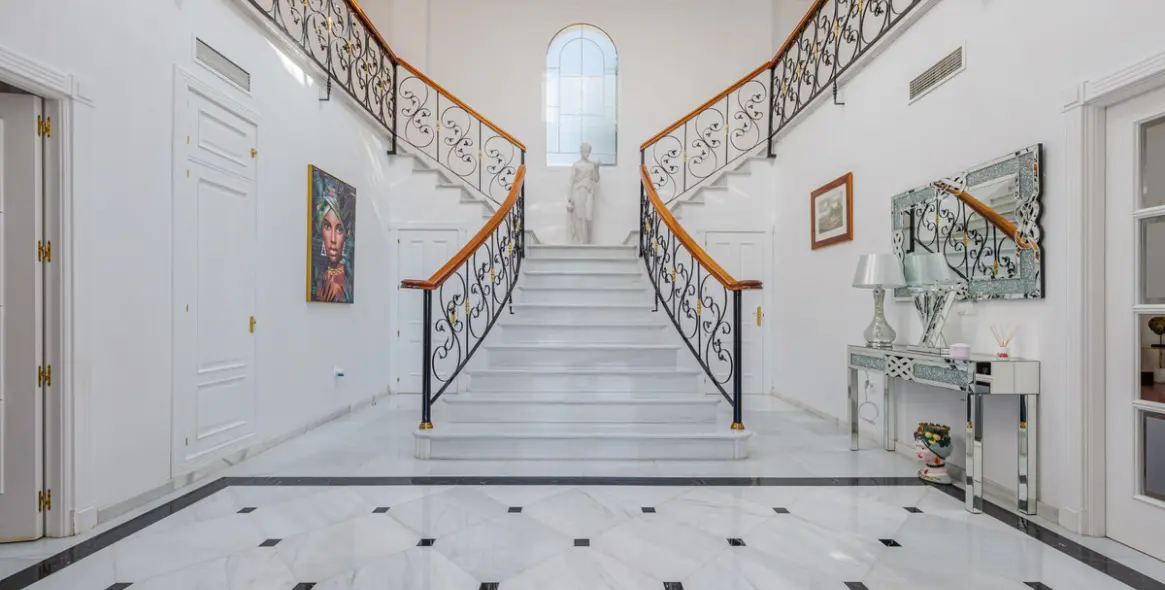 Venta de villa independiente en Puerto de la Torre 3