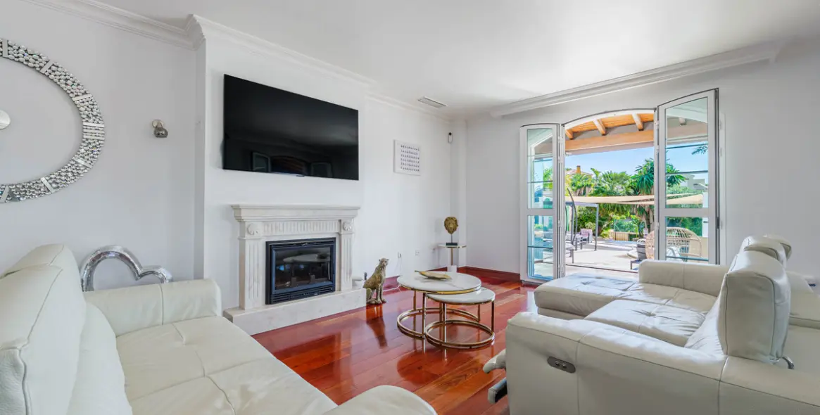 Venta de villa independiente en Puerto de la Torre 7