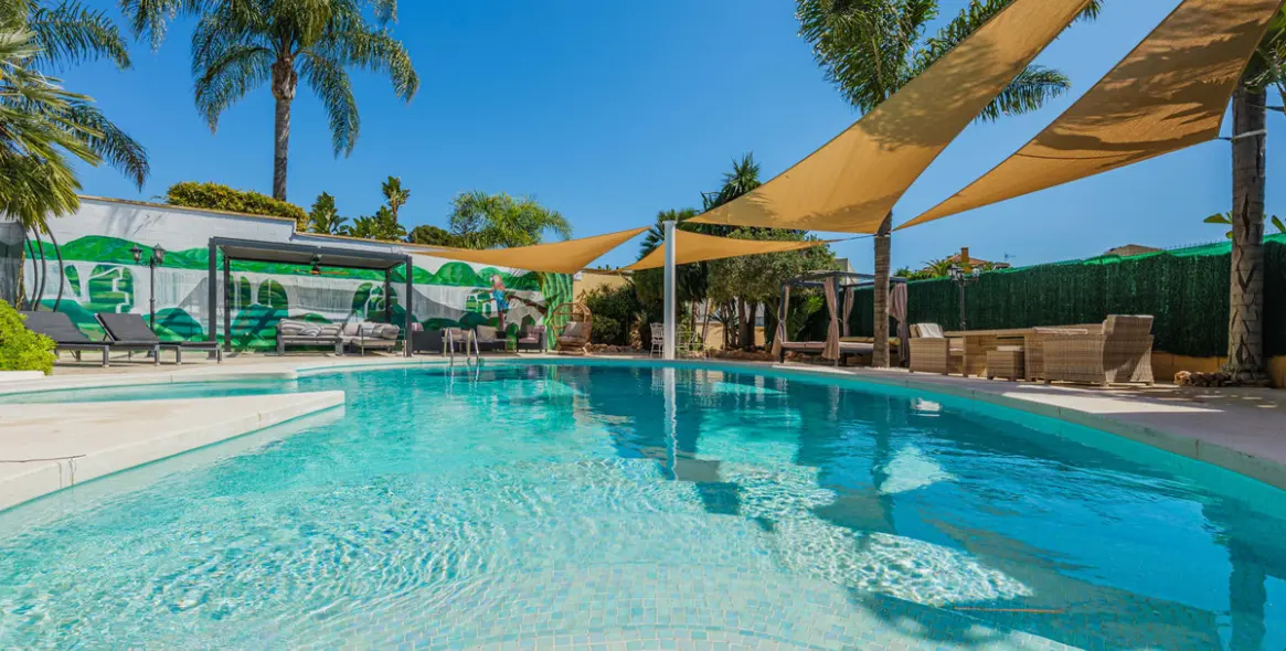 Venta de villa independiente en Puerto de la Torre 12