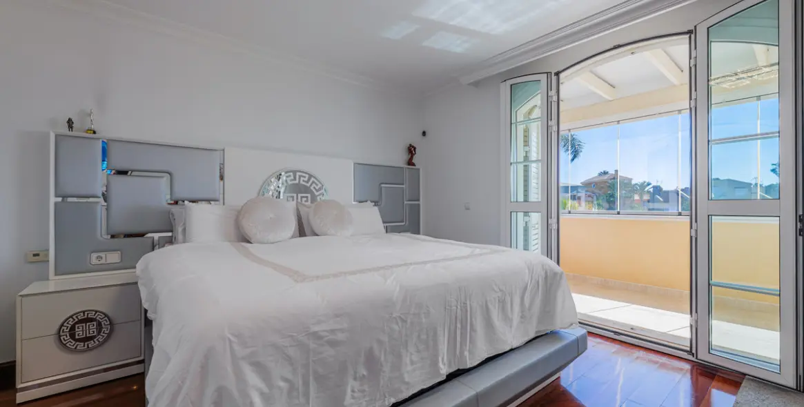 Venta de villa independiente en Puerto de la Torre 20