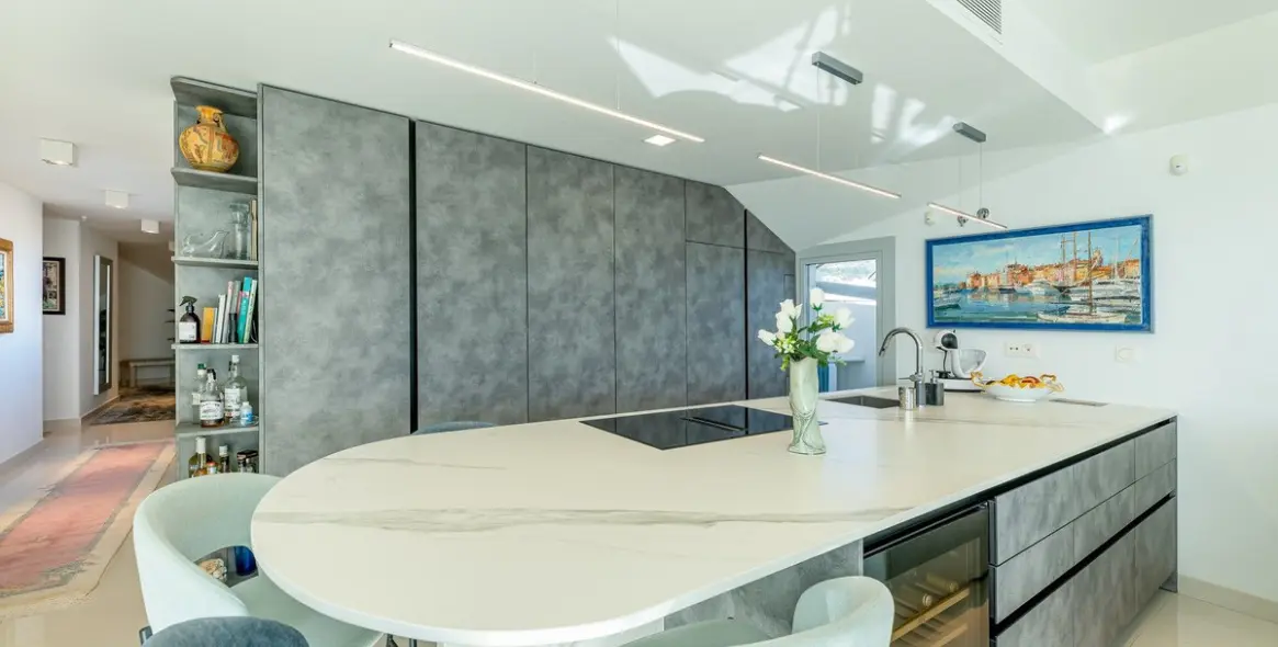 Venta de ático en Higueron 5