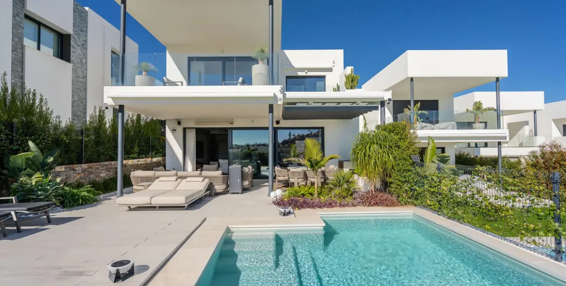 Venta de casa pareada en Santa Clara 1