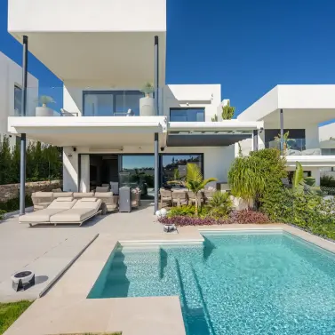 Venta de casa pareada en Santa Clara