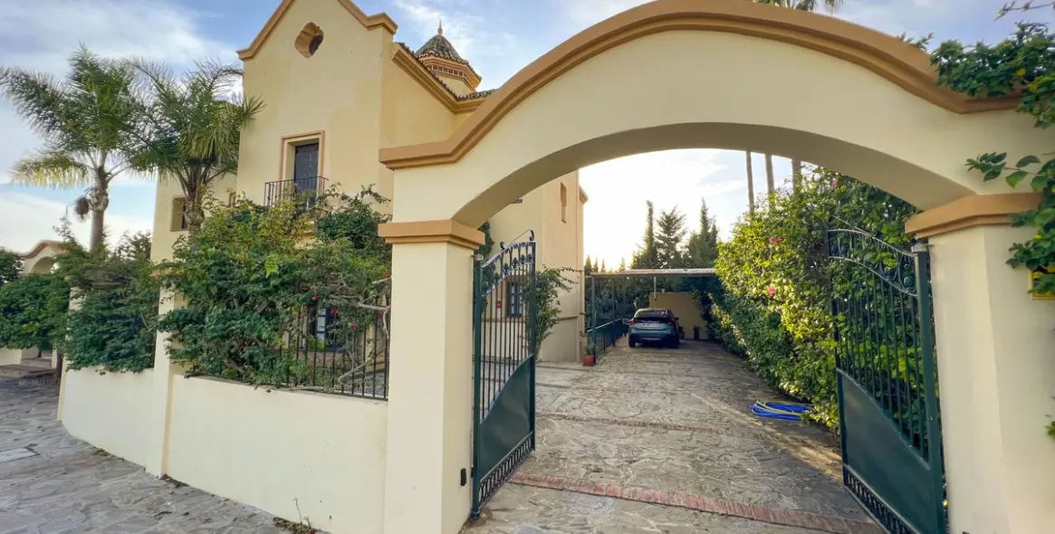 Venta de villa independiente en San Pedro de Alcántara 4