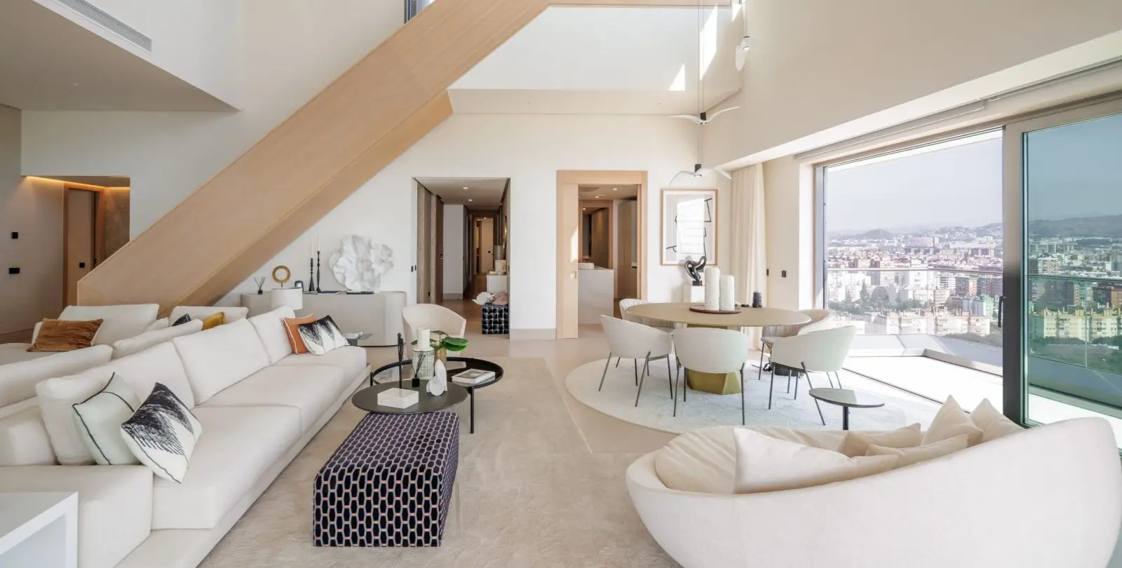 Sale of penthouse in Málaga Centro 12