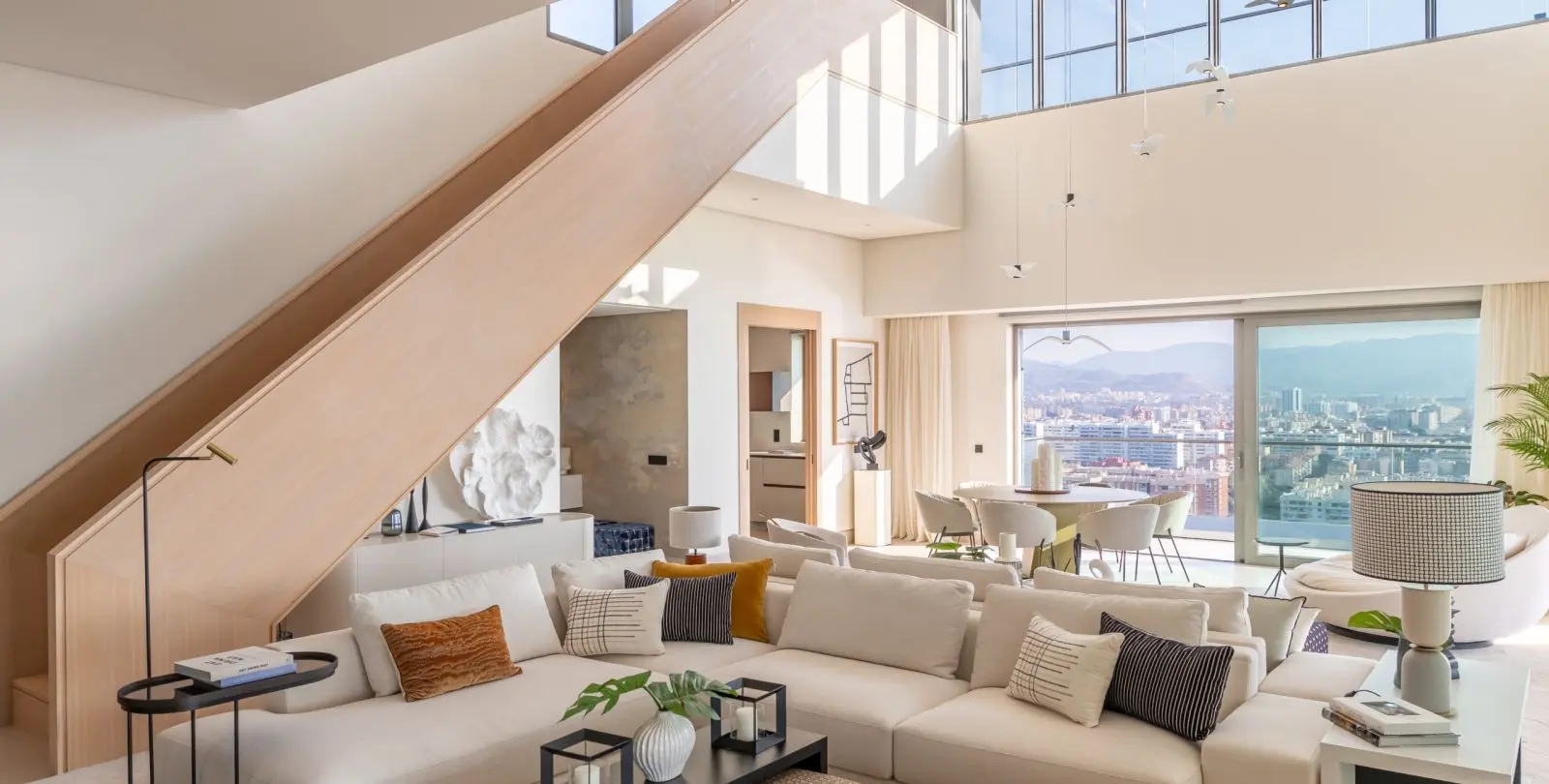 Sale of penthouse in Málaga Centro 23