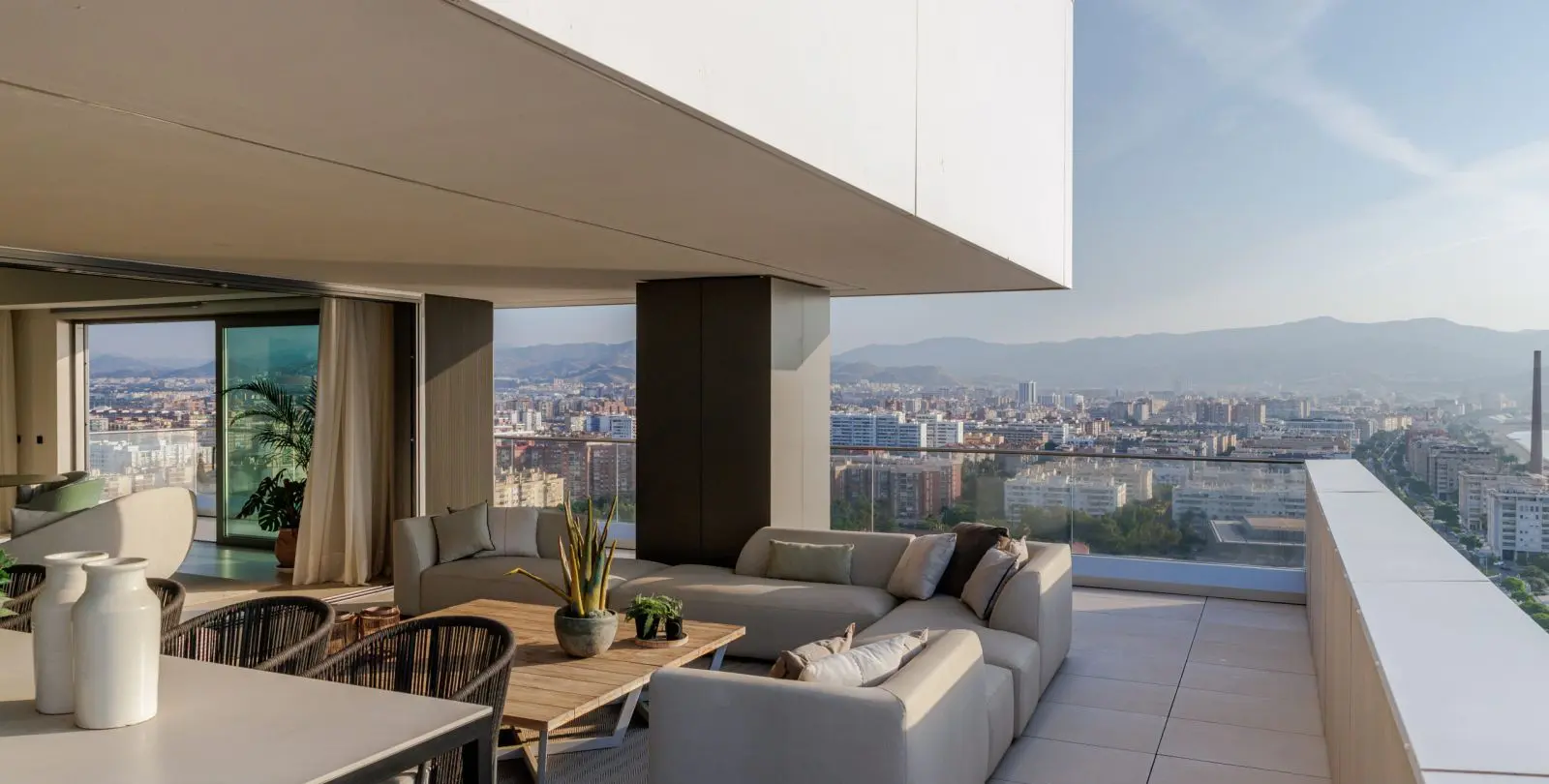 Sale of penthouse in Málaga Centro 56