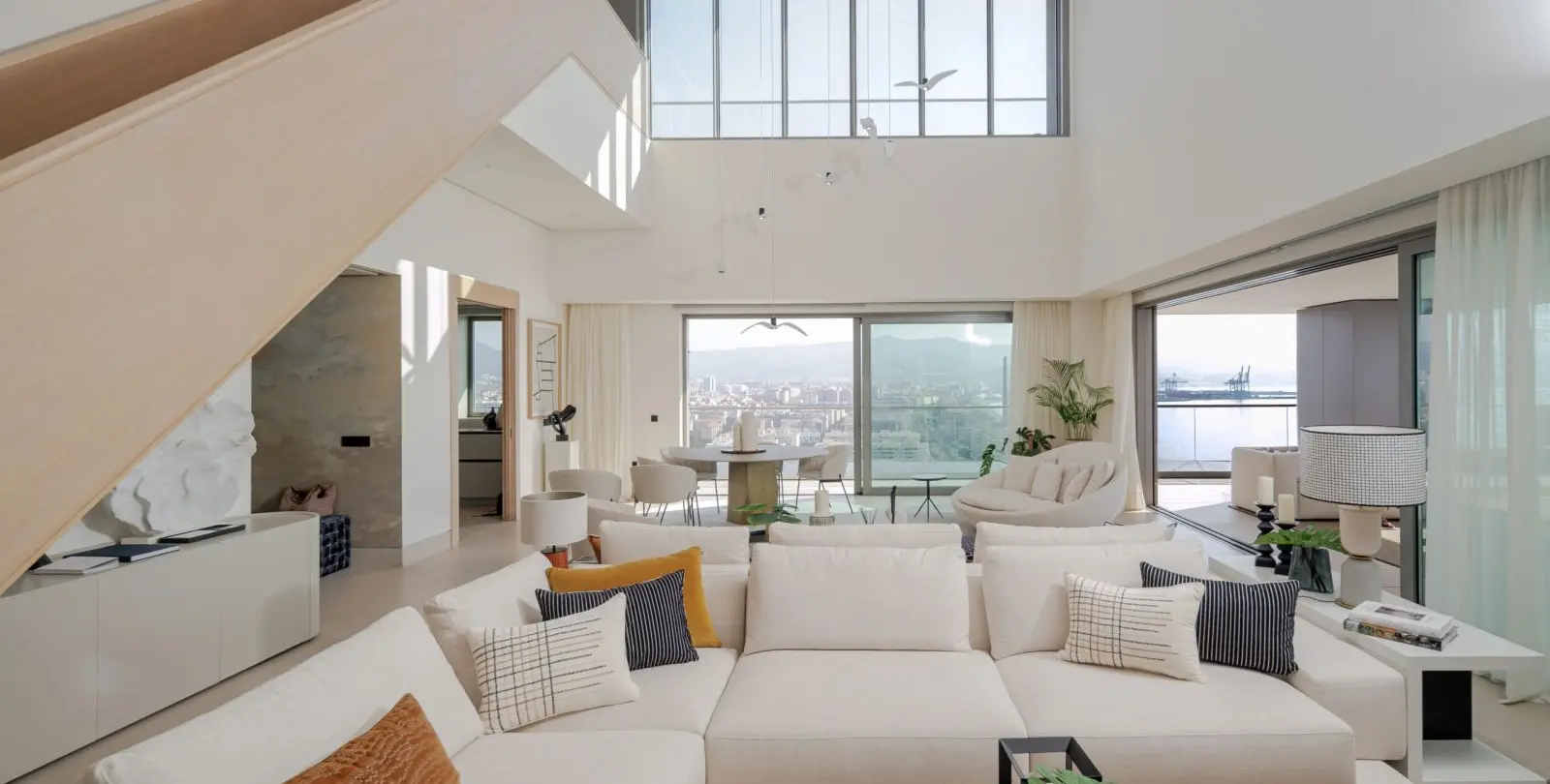 Sale of penthouse in Málaga Centro 57
