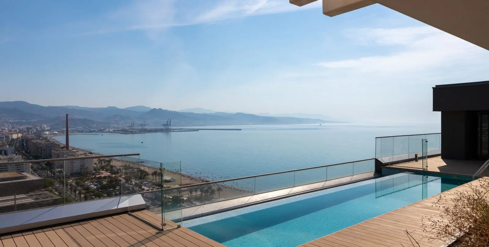 Sale of penthouse in Málaga Centro 79