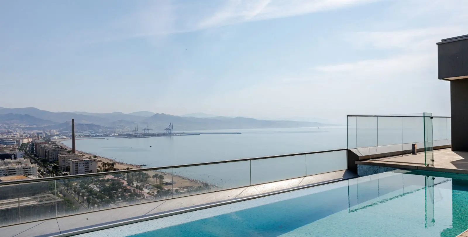 Sale of penthouse in Málaga Centro 84