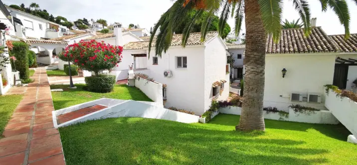 Sale of middle floor apartment in Benalmadena 0