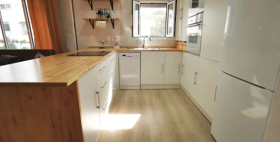 Sale of middle floor apartment in Benalmadena 8