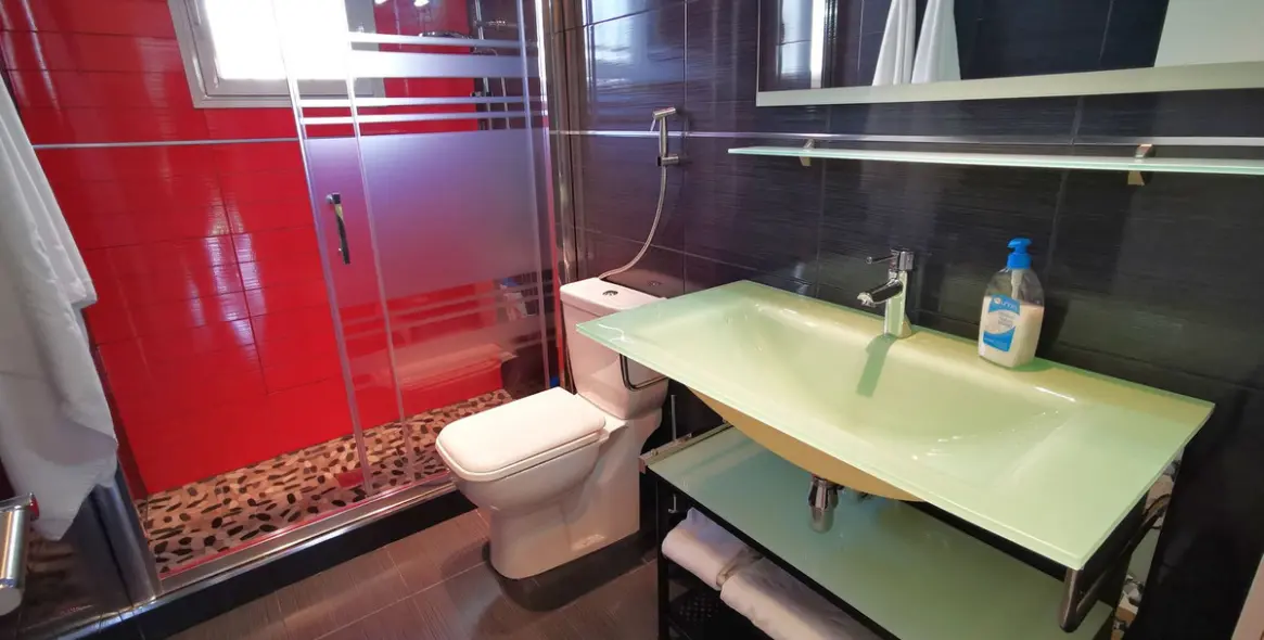 Sale of middle floor apartment in Benalmadena 16