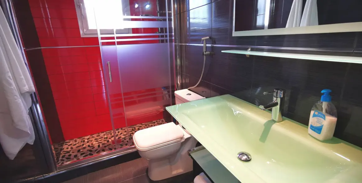 Sale of middle floor apartment in Benalmadena 17