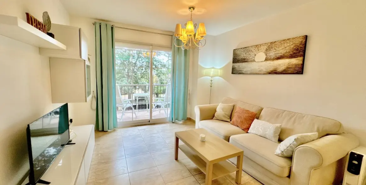 Продажа апартаментов на среднем этаже в Estepona 1