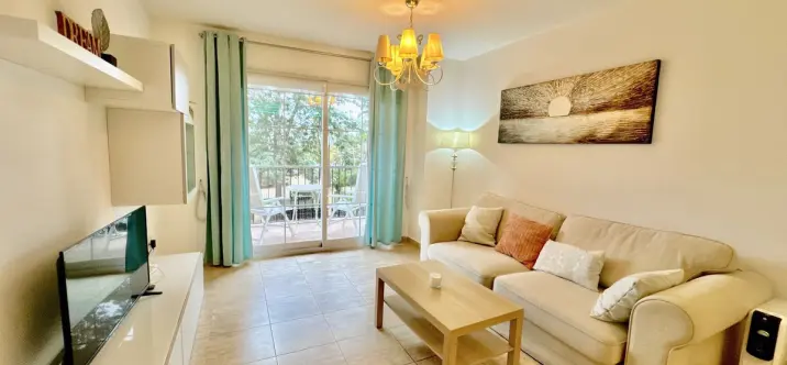 Продажа апартаментов на среднем этаже в Estepona 0