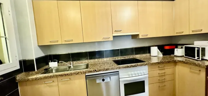 Продажа апартаментов на среднем этаже в Estepona 4