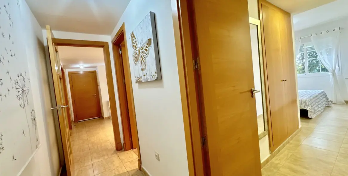 Продажа апартаментов на среднем этаже в Estepona 9