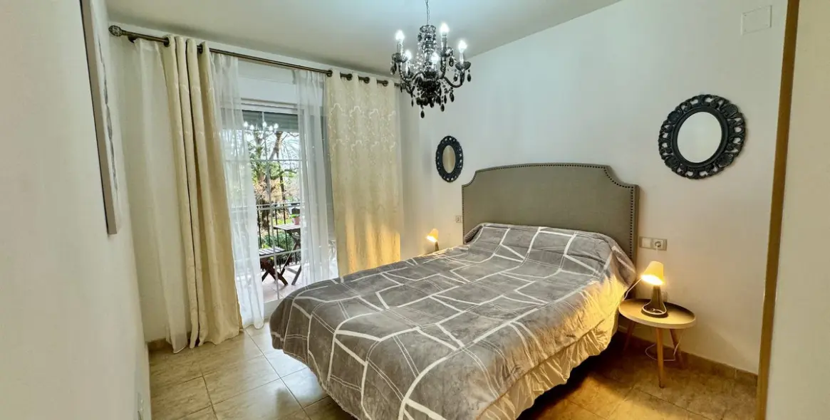 Продажа апартаментов на среднем этаже в Estepona 11