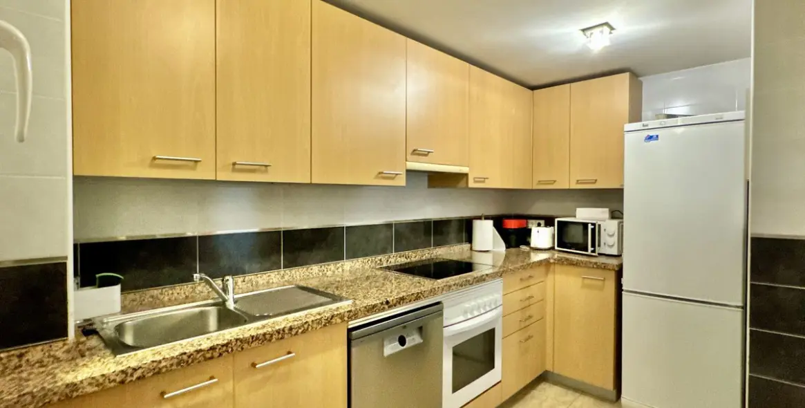 Продажа апартаментов на среднем этаже в Estepona 21