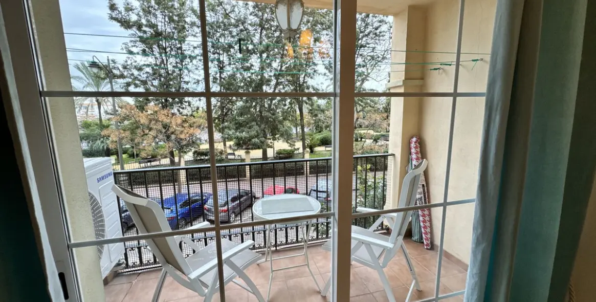 Продажа апартаментов на среднем этаже в Estepona 30