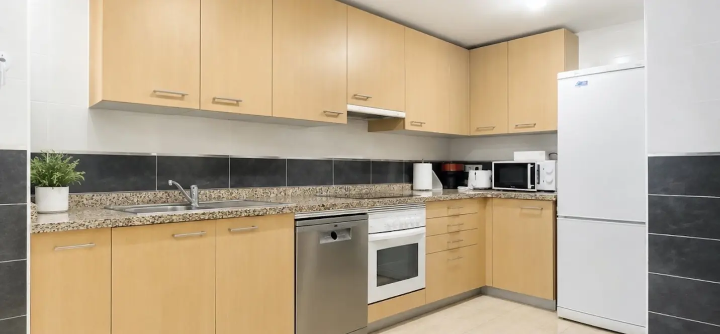 Sale of middle floor apartment in Estepona 4