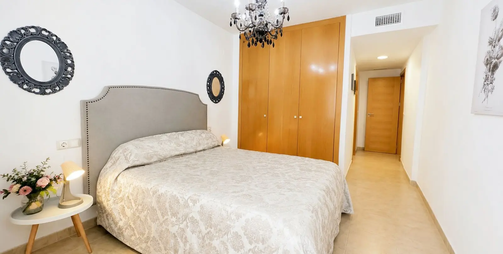 Sale of middle floor apartment in Estepona 8